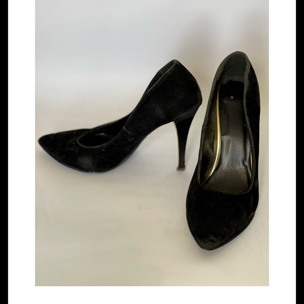 Black suede heels